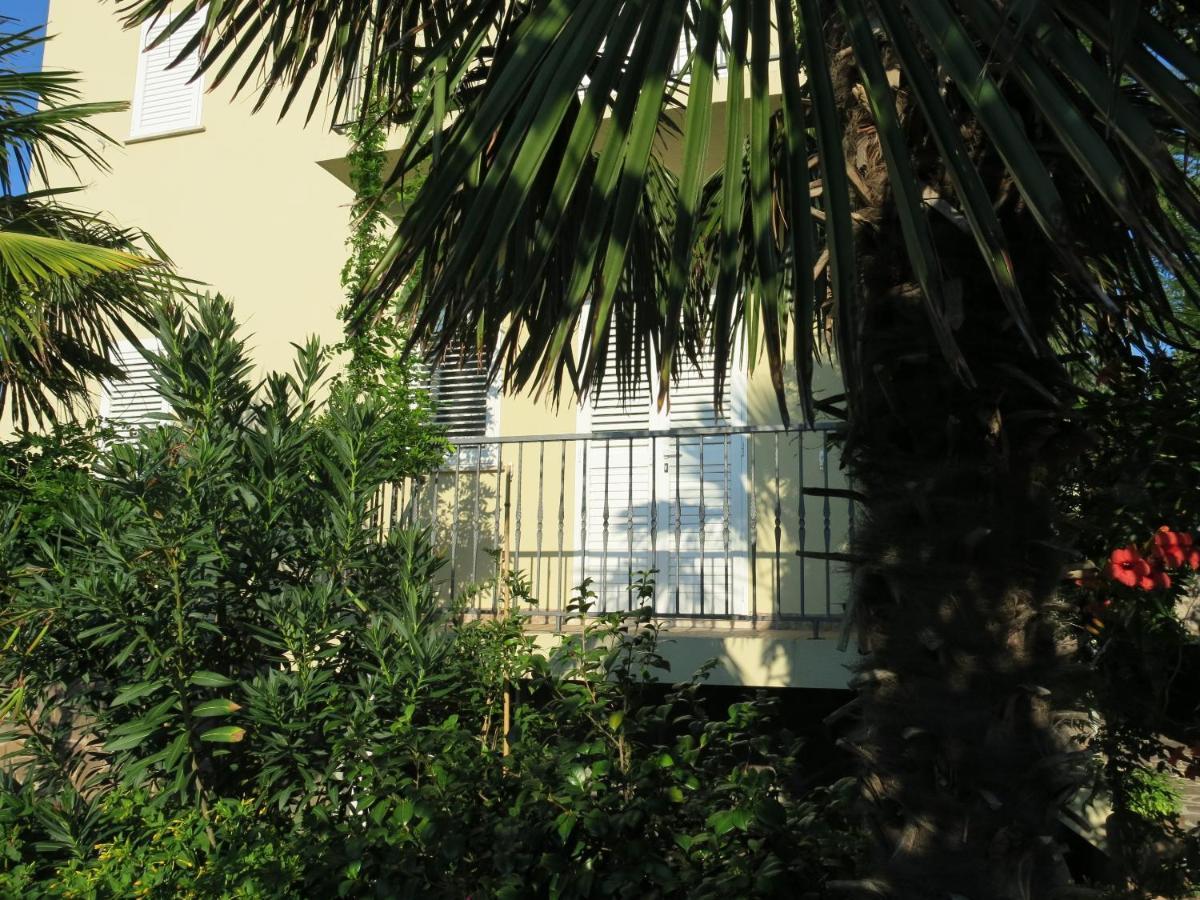 Apartments Rea Cres Kültér fotó